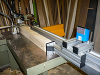 Manueller Präzisions-Längenanschlag mit elektronischer Digital-Messeinheit